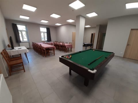 Restaurant/places to eat, Billiard
