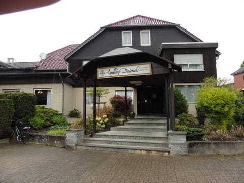 Property building, Facade/entrance