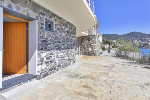 Property building, Facade/entrance, Off site