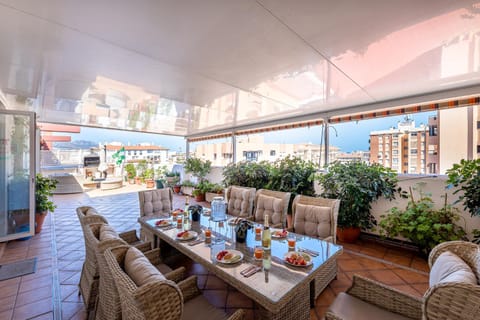 797 HOLIDAY RENTALS - Atico duplex en Fuengirola con espectacular terraza Apartment in Fuengirola