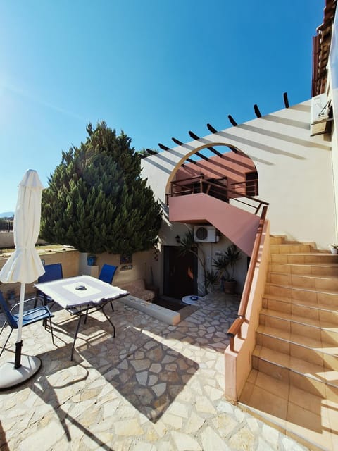 Facade/entrance, Balcony/Terrace, Balcony/Terrace