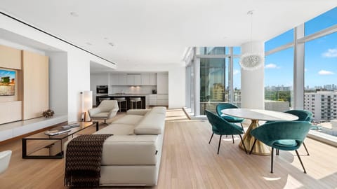 TV and multimedia, View (from property/room), Kitchen or kitchenette, Living room, Seating area, Dining area