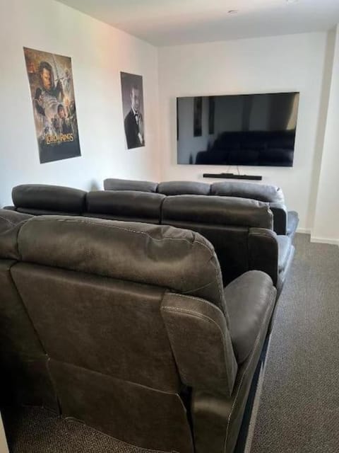 Bayard Apartments - Two Bedroom - Duplex Penthouse Apartment Apartment in Huntingdonshire District