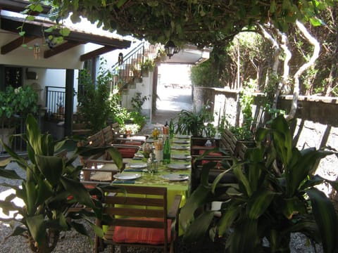 Facade/entrance, Garden