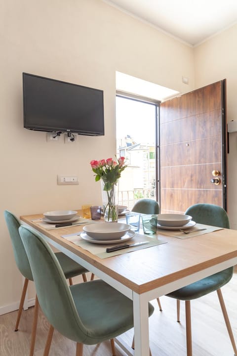 TV and multimedia, Dining area