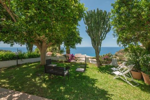 Property building, Garden, Garden view, Sea view, furniture