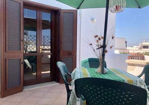 Property building, Patio, Facade/entrance, Day, View (from property/room), Balcony/Terrace, Dining area