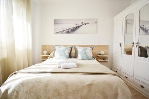 Bed, Photo of the whole room, Bedroom, towels, wardrobe