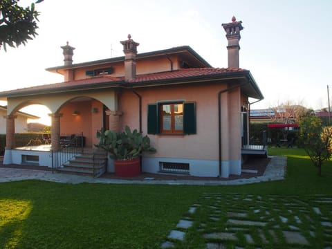 Property building, Garden, Garden view