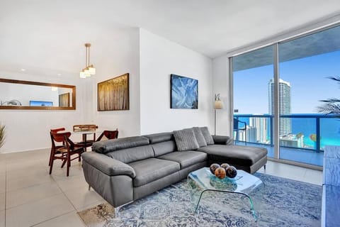 Sky-High Spacious Ocean View Condo 4 BDRS 3 BATH House in Hallandale Beach