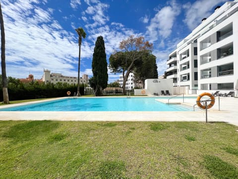 Property building, Day, Garden, Garden view, Pool view, Swimming pool