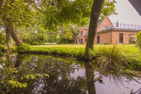 Property building, Natural landscape, Garden, View (from property/room), Lake view, Lake view