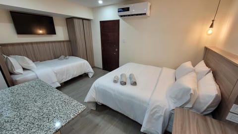 Bed, TV and multimedia, Photo of the whole room, Bedroom, air conditioner