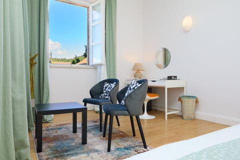 Seating area, hair dresser