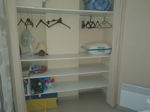 Studio cabine à 200m de la plage sainte Cécile Cabin in Hauts-de-France