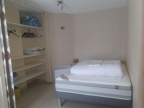 Studio cabine à 200m de la plage sainte Cécile Cabin in Hauts-de-France