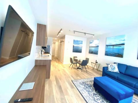Perfect Brand New Condo In The Heart of Sidney Apartment hotel in Sidney