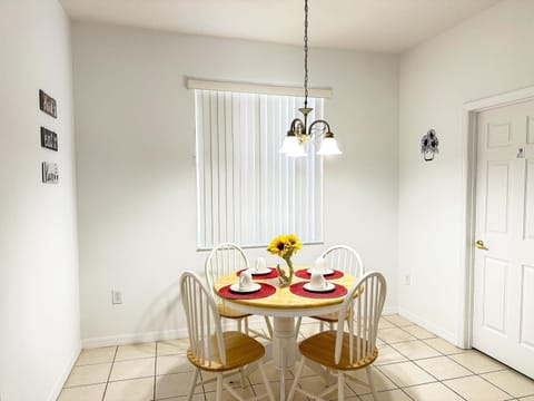 4 bedrooms pool home Calabay Parc Tower Lakes Villa in Haines City