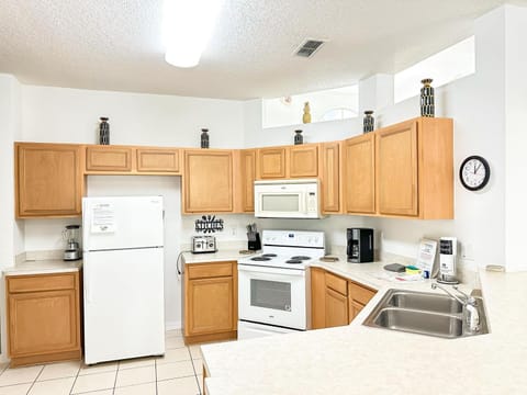 4 bedrooms pool home Calabay Parc Tower Lakes Villa in Haines City