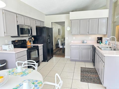 4 bedrooms pool home on Southern Dunes golf course Villa in Haines City