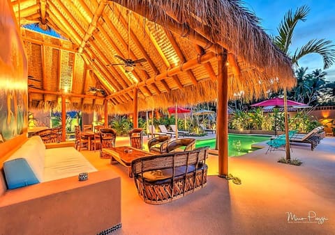 Restaurant/places to eat, Swimming pool