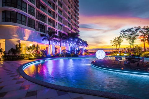 Night, Swimming pool