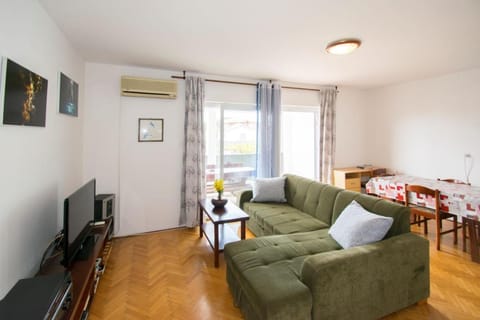 Apartman V in Premantura near the center of town Apartment in Premantura