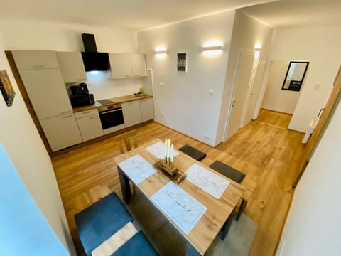 Kitchen or kitchenette, Photo of the whole room, Dining area, minibar, stove