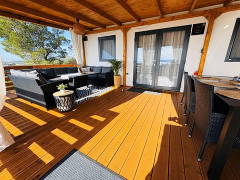 Patio, Off site, Day, View (from property/room), Balcony/Terrace, Seating area, Dining area