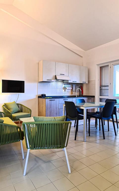 Kitchen or kitchenette, Living room, Dining area, stove