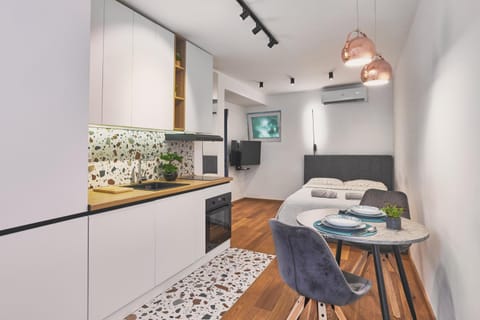 TV and multimedia, Kitchen or kitchenette