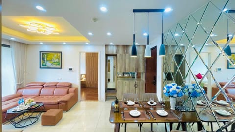 Living room, Photo of the whole room, Dining area
