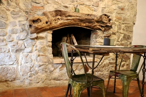 Dining area, flat iron