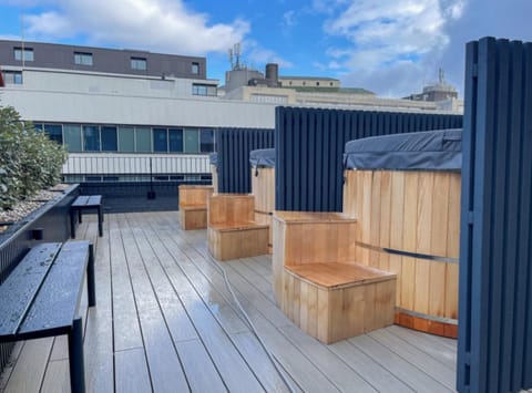 Hot Tub, Internal: Not applicable to any particular room