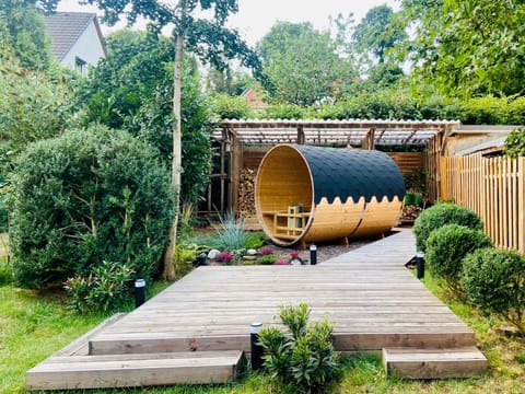 Garden, Sauna