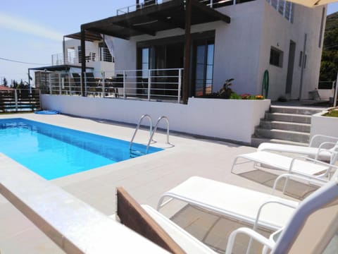 Property building, View (from property/room), Balcony/Terrace, sunbed
