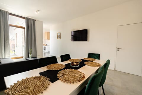 TV and multimedia, Dining area