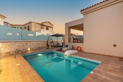 Patio, Pool view, Swimming pool, Swimming pool, sunbed