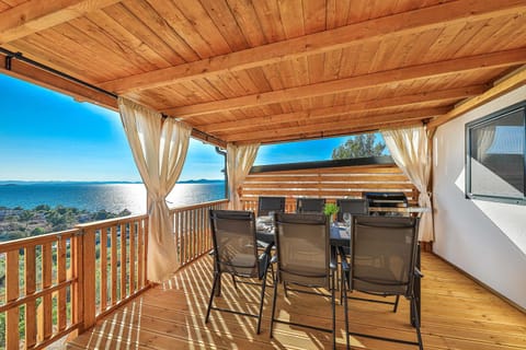 Patio, Day, Natural landscape, View (from property/room), Balcony/Terrace, Balcony/Terrace, Seating area, Evening entertainment, Sea view