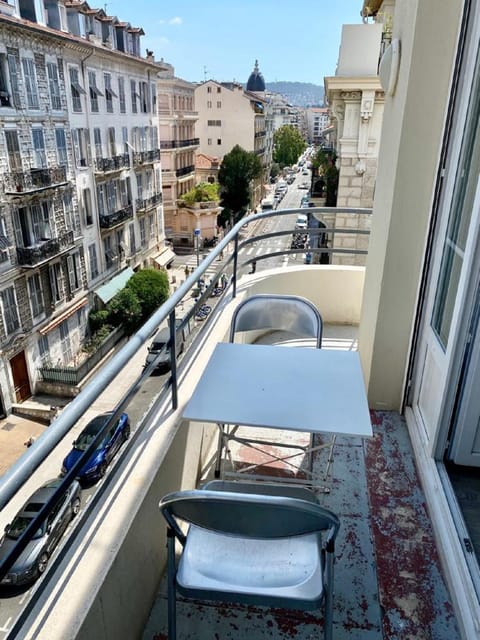 Balcony/Terrace, City view