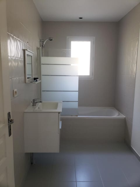 Chambre dans logement privé Vacation rental in Centre-Val de Loire