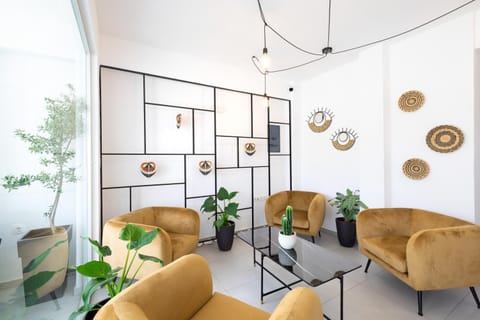 Communal lounge/ TV room, Lobby or reception