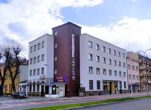 Property building, Location