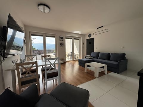 Off site, Balcony/Terrace, Mountain view, Quiet street view
