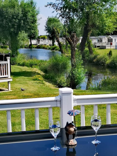 Natural landscape, Dining area, Lake view