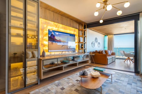 Natural landscape, TV and multimedia, Living room, Seating area, Sea view