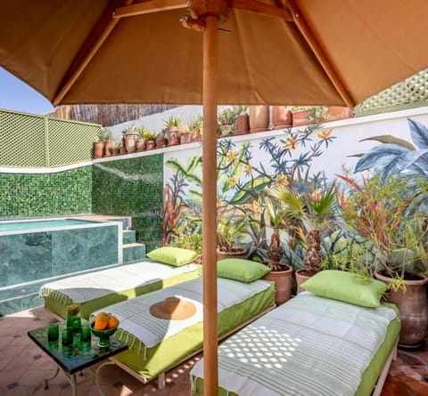 Patio, Spring, Day, Natural landscape, Garden, View (from property/room), Balcony/Terrace, Living room, Seating area, Garden view, Pool view, Swimming pool, sunbed