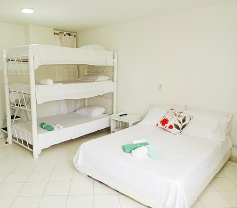 Bed, Bedroom, bunk bed, towels