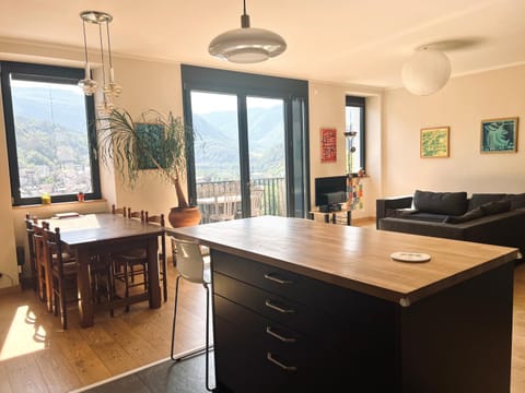 Living room, Dining area