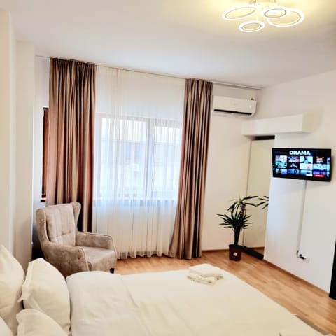 Bed, TV and multimedia, Bedroom, air conditioner